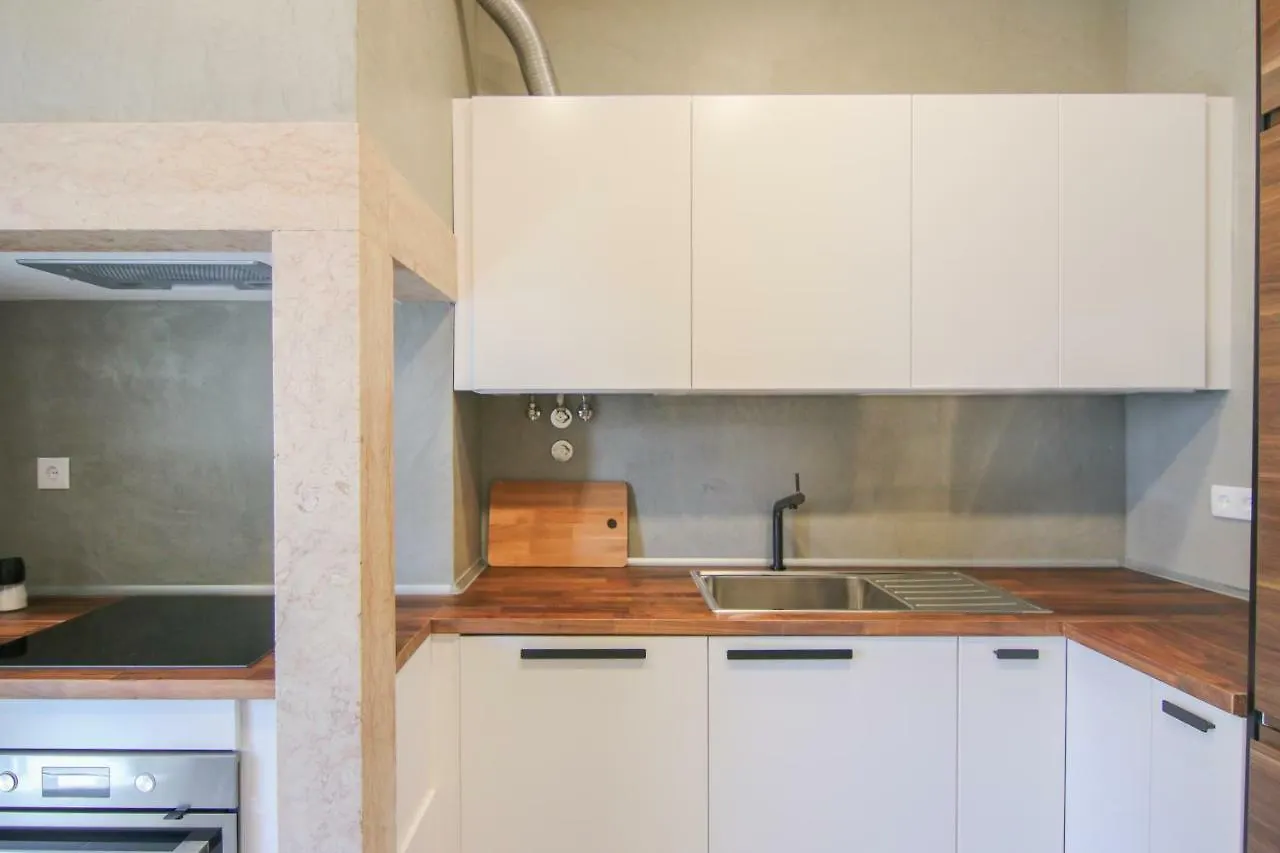 Amazing Apartment Fully Renovated In Center Lisbona